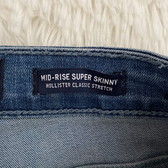 New Hollister jeans - Picture 3 of 4